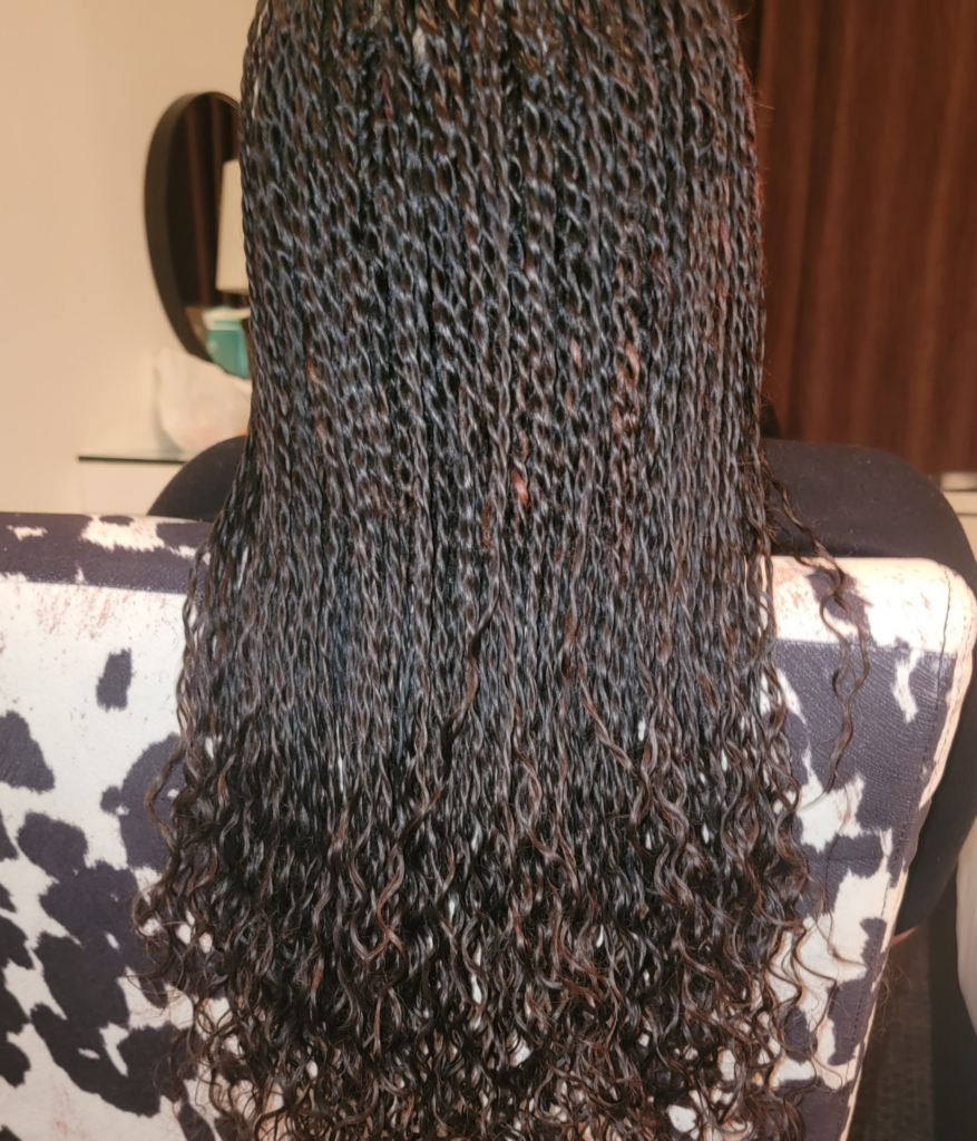 Achieving Natural-Looking Braids: Human Hair vs. Synthetic Hair Extensions